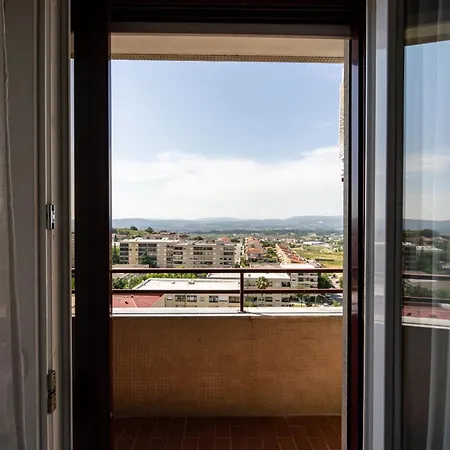 Feliciano Ramos 3 - T4 Familiar Perto Do Centro Da - アパート *