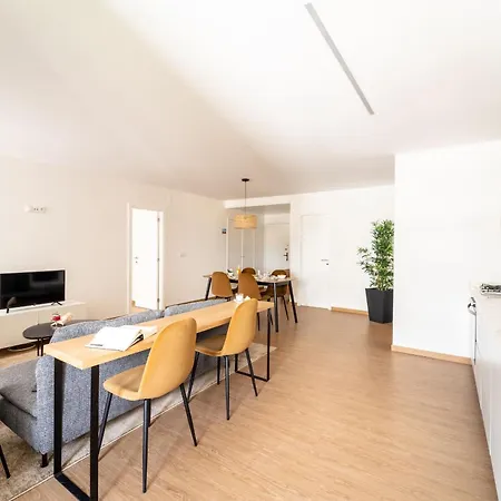 Feliciano Ramos 3 - T4 Familiar Perto Do Centro Da - Appartement *