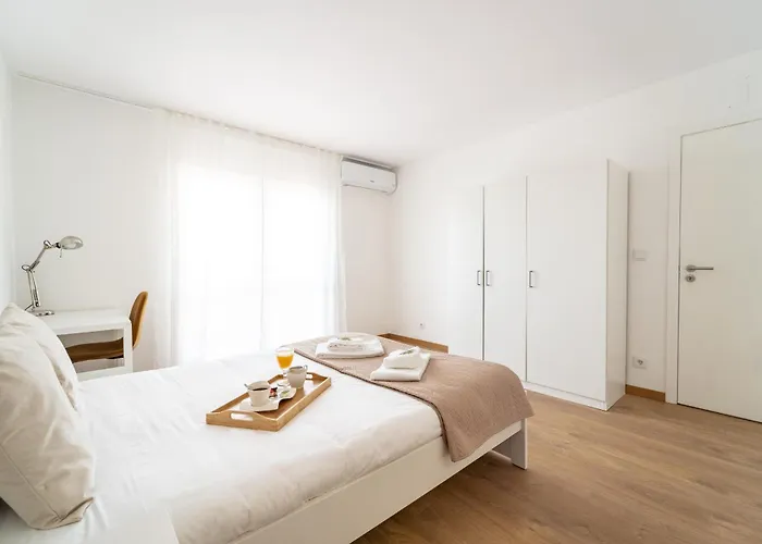 Feliciano Ramos 3 - T4 Familiar Perto Do Centro Da - Appartement