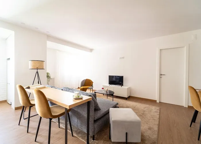 Feliciano Ramos 3 - T4 Familiar Perto Do Centro Da - Μπράγκα