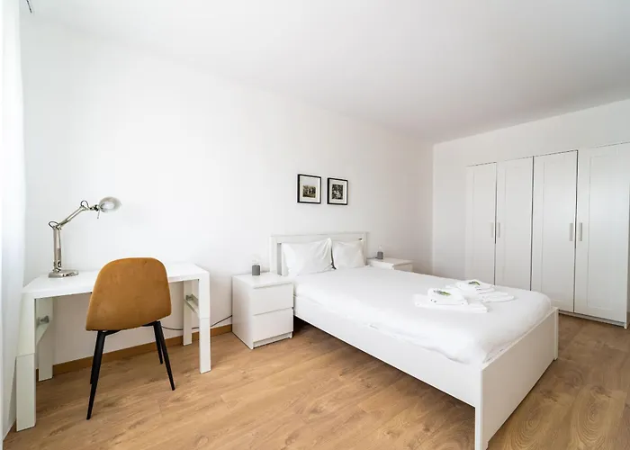 Feliciano Ramos 3 - T4 Familiar Perto Do Centro Da - Διαμέρισμα *